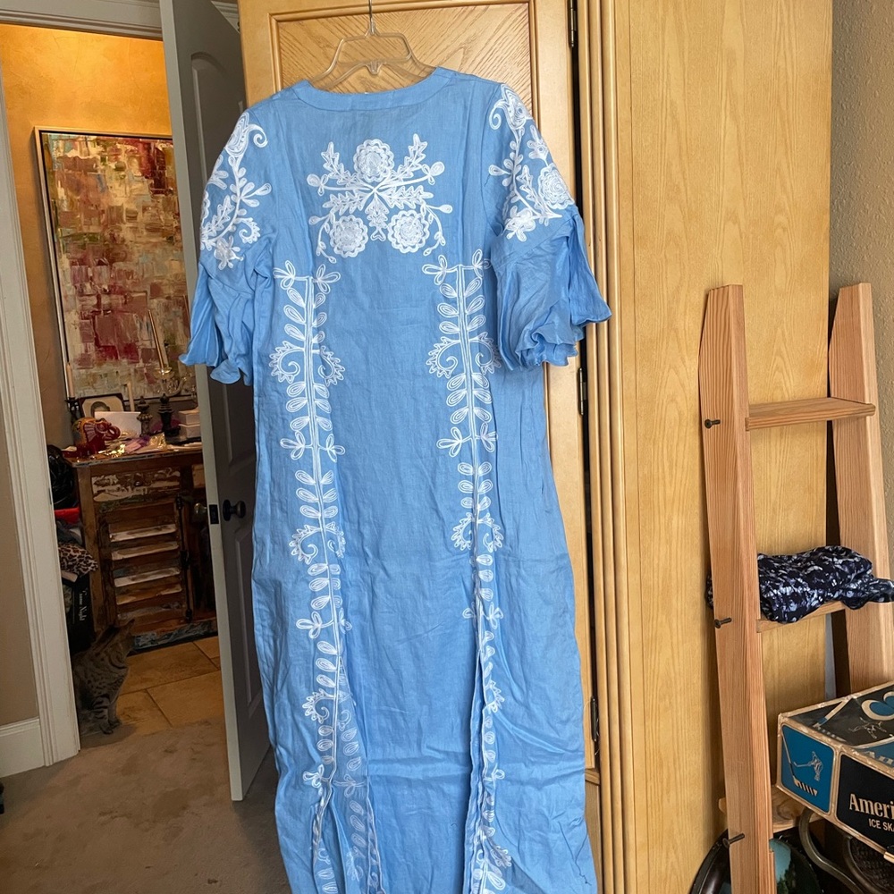 Amorre Mariposa long kaftan in pastel blue size small 100% linen - Picture 9 of 11